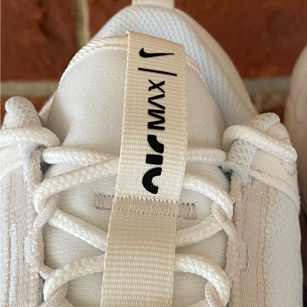 Nike Air Max Intrlk Women’s White Grey New Sneakers NIB Lifestyle Shoes - Picture 8 of 10